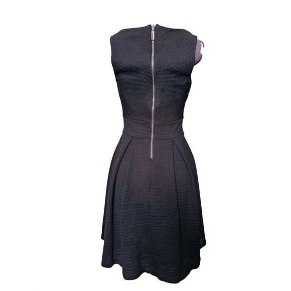 Jennifer Lopez Black Textured Fit Flare‎ V Neck Sleeveless Dress Size 4 - Picture 2 of 6